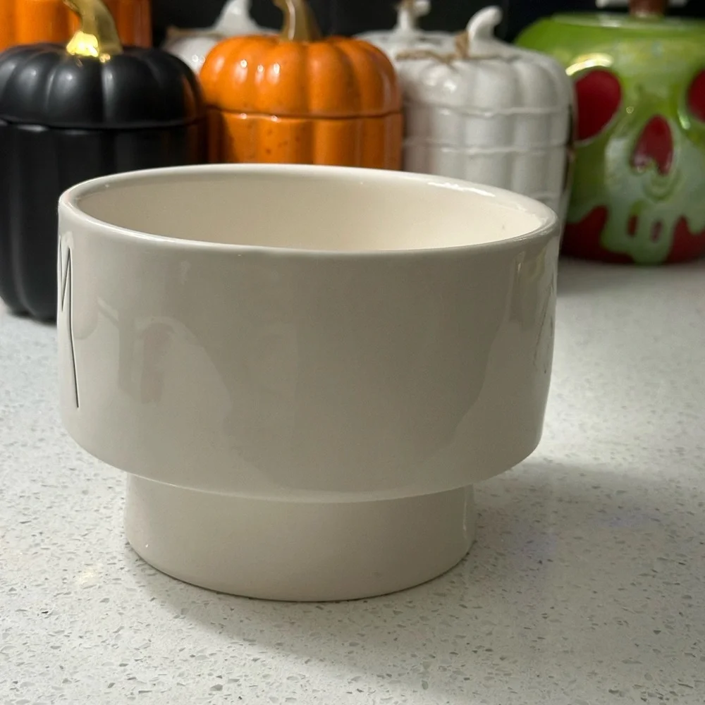 NWOT•Raised Dog Bowl “YUM”.